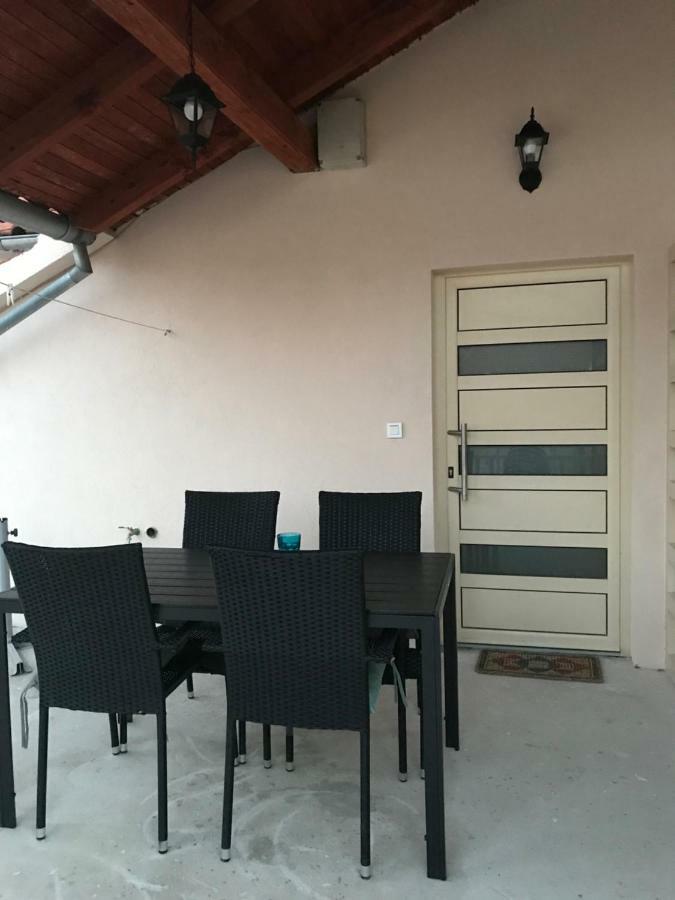 Apartmani Sanja Zaton  Eksteriør bilde